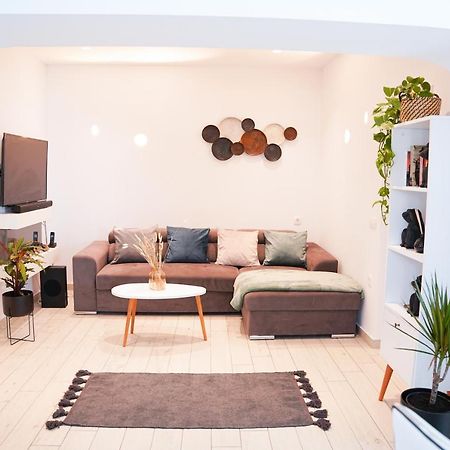 Sunstone Apartment Тира Экстерьер фото