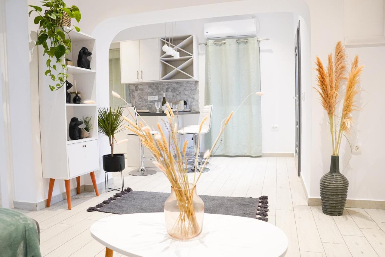 Sunstone Apartment Тира Экстерьер фото