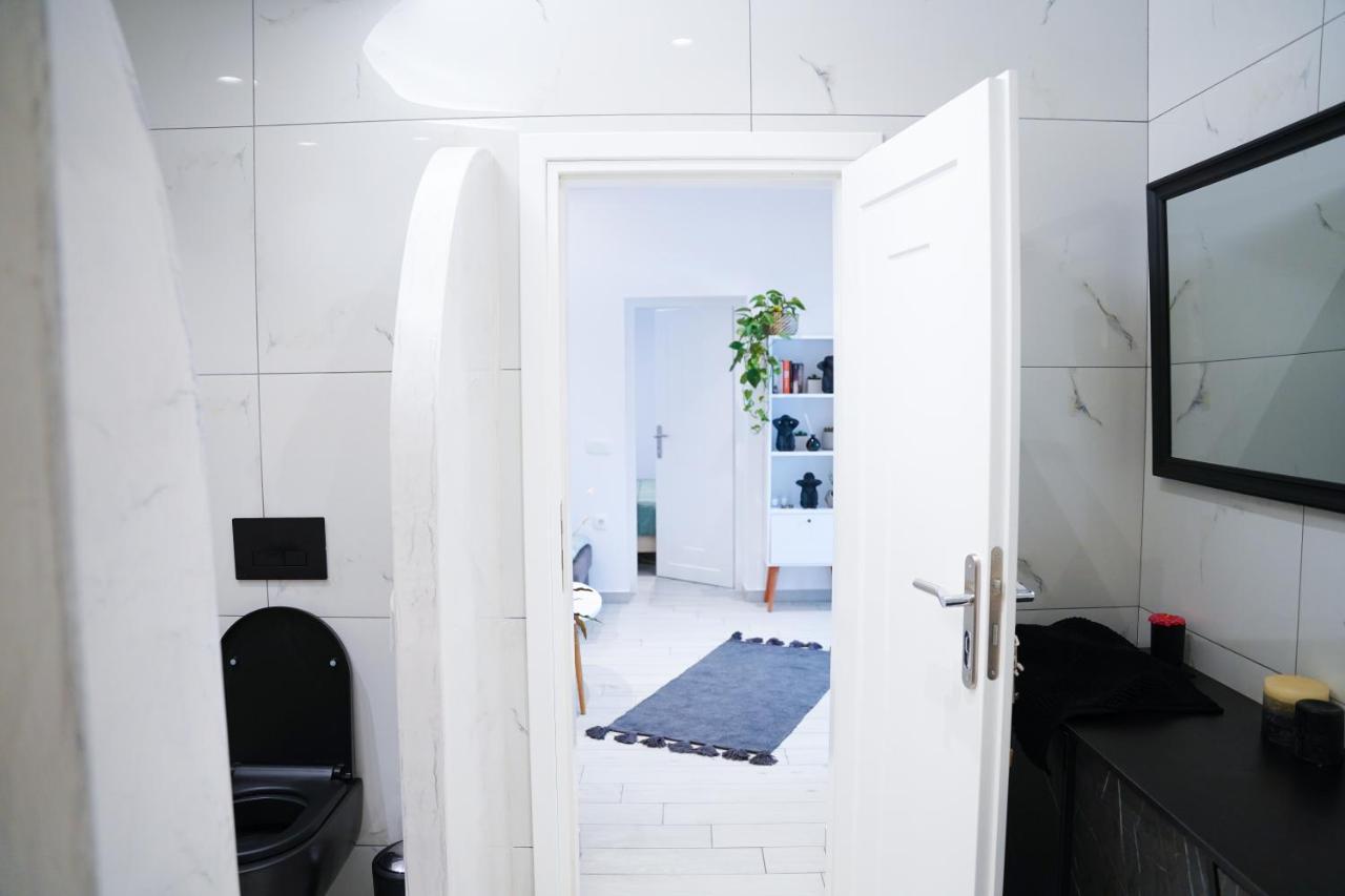 Sunstone Apartment Тира Экстерьер фото
